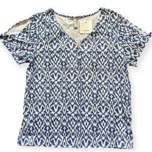 NoraCora Blue and White Buttoned Blouse with Geometric Pattern Women’s Size M
